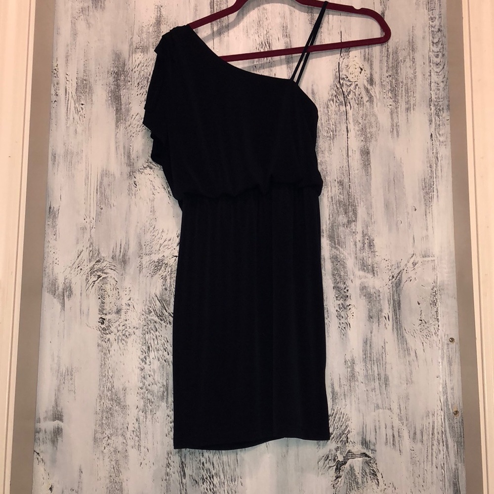 Bodycon dress with one dolman sleeve